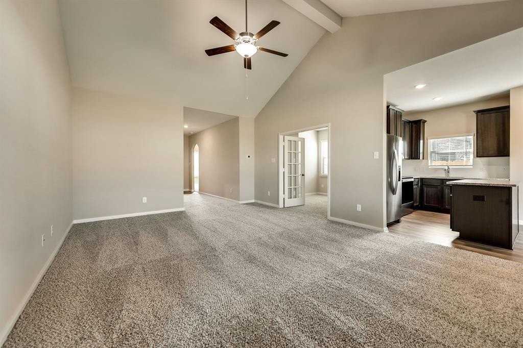 112 Lamont Rd - Photo 4 of 10