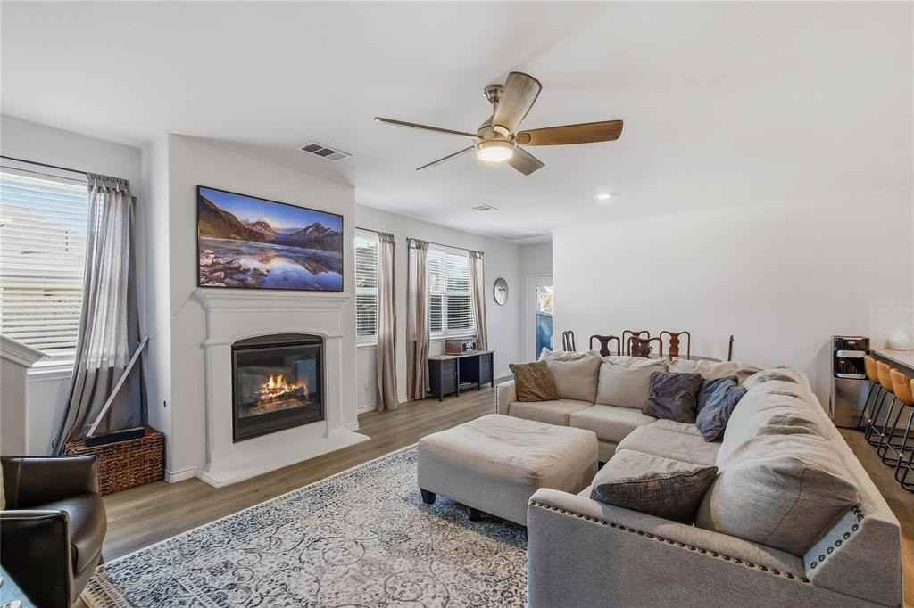 1540 Princeton Dr - Photo 3 of 22