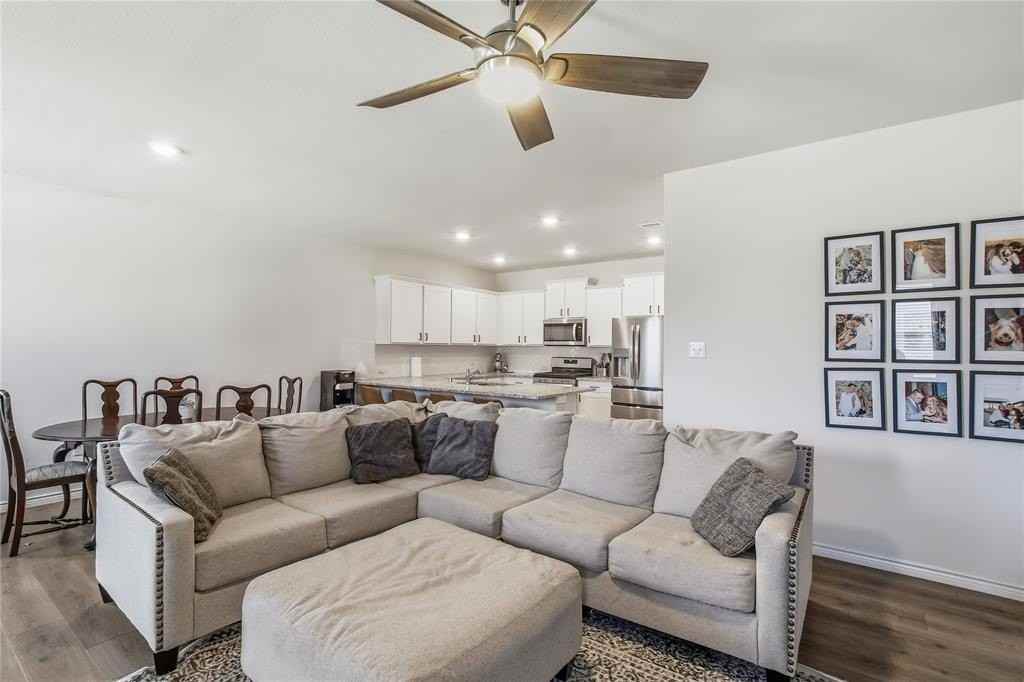 1540 Princeton Dr - Photo 4 of 22