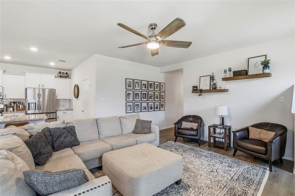 1540 Princeton Dr - Photo 5 of 22