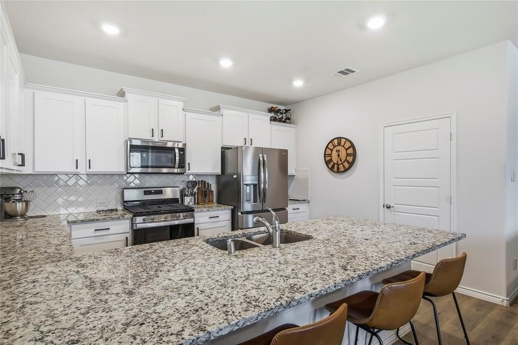 1540 Princeton Dr - Photo 7 of 22