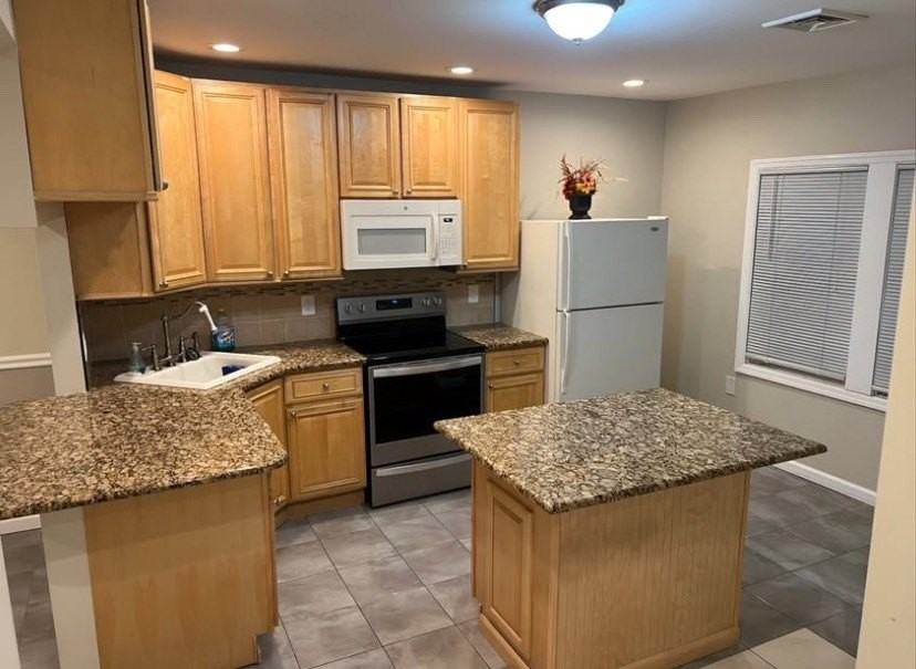 57 S Fulton St - Photo 7 of 11