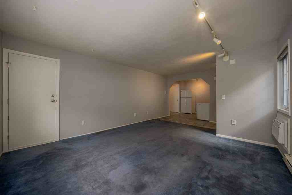 219 Fox Run Ln - Photo 6 of 20