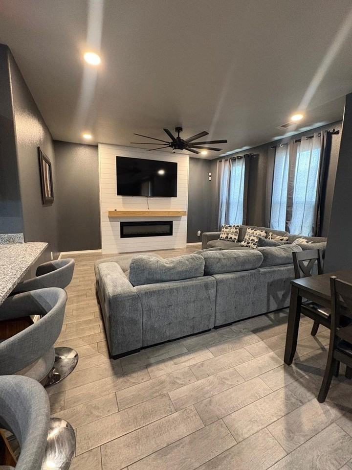 2027 Ebbets Dr - Photo 6 of 14