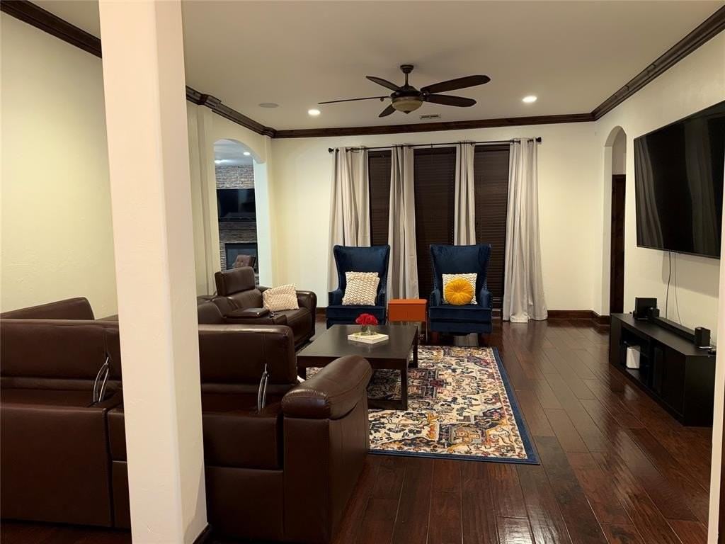 16616 Moorgate Ln - Photo 5 of 34