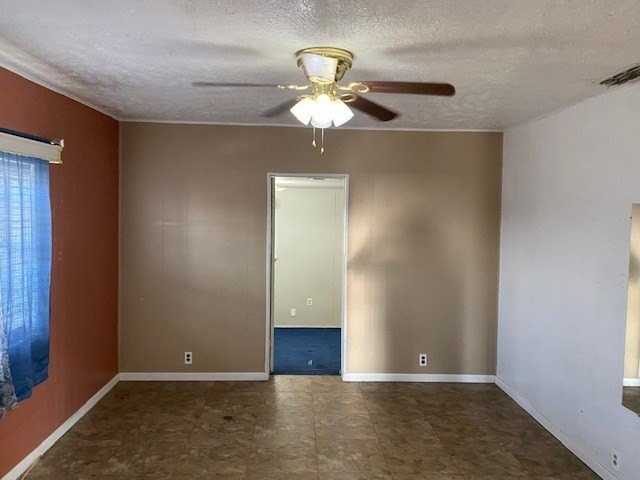 103 N Jackson St - Photo 3 of 10