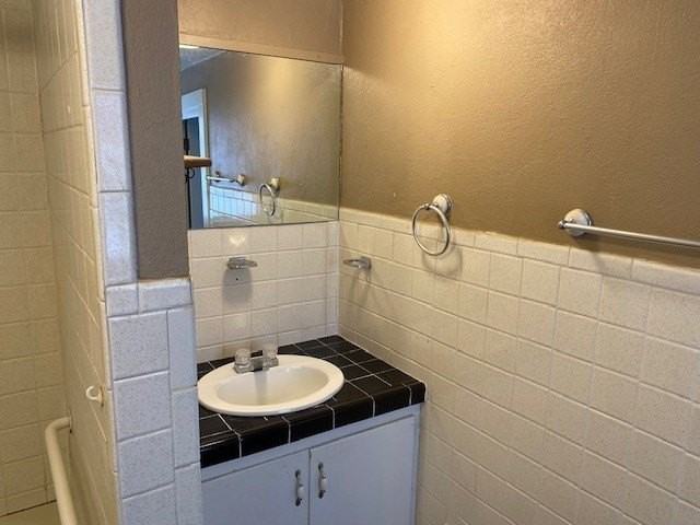 103 N Jackson St - Photo 5 of 10