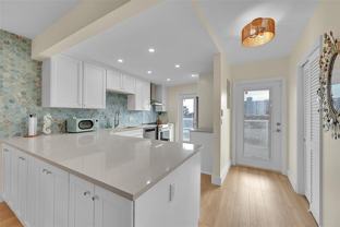 2731 Ne 14th Street Cswy #421 - Photo 1 of 1