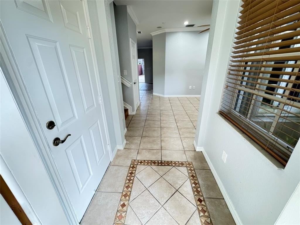 5060 Sw 136th Ave - Photo 5 of 34