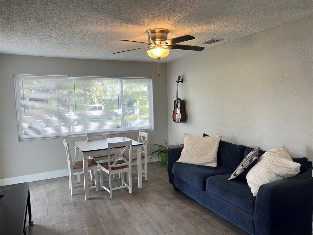 5720 Sw 37th Ct - Photo 3 of 23