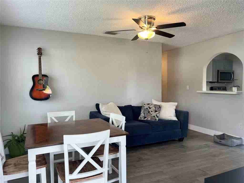 5720 Sw 37th Ct - Photo 4 of 23