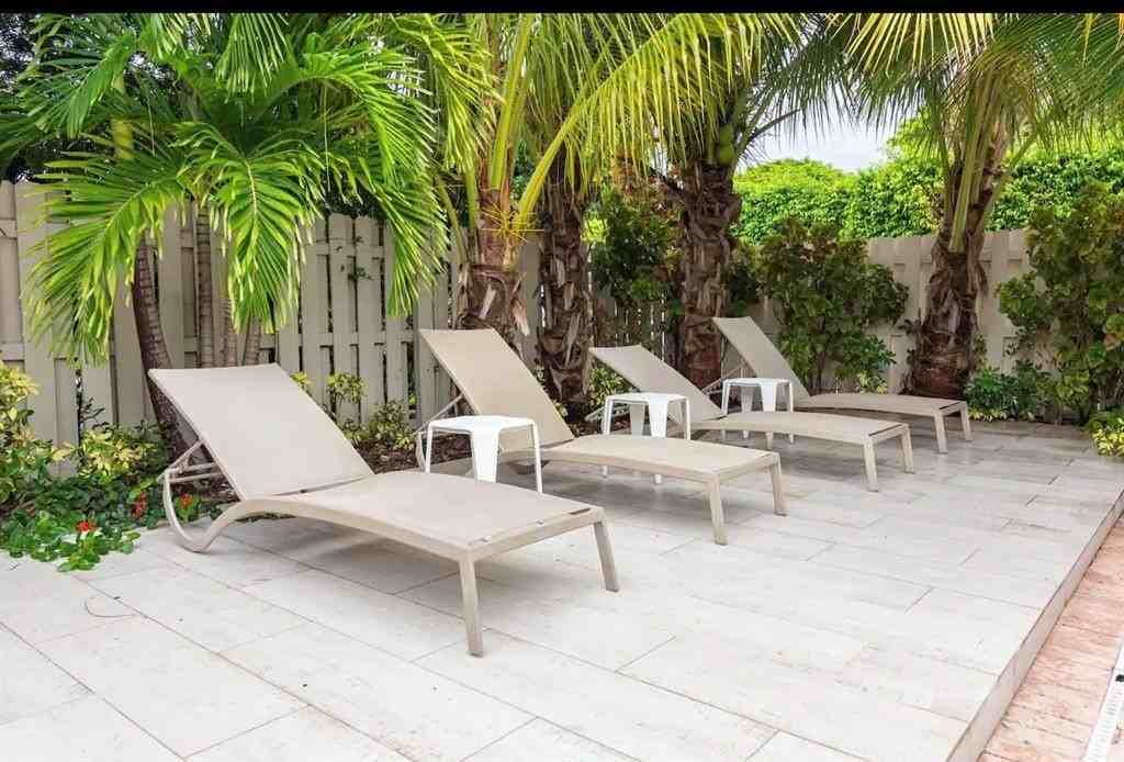 1311 Monroe St - Photo 4 of 48