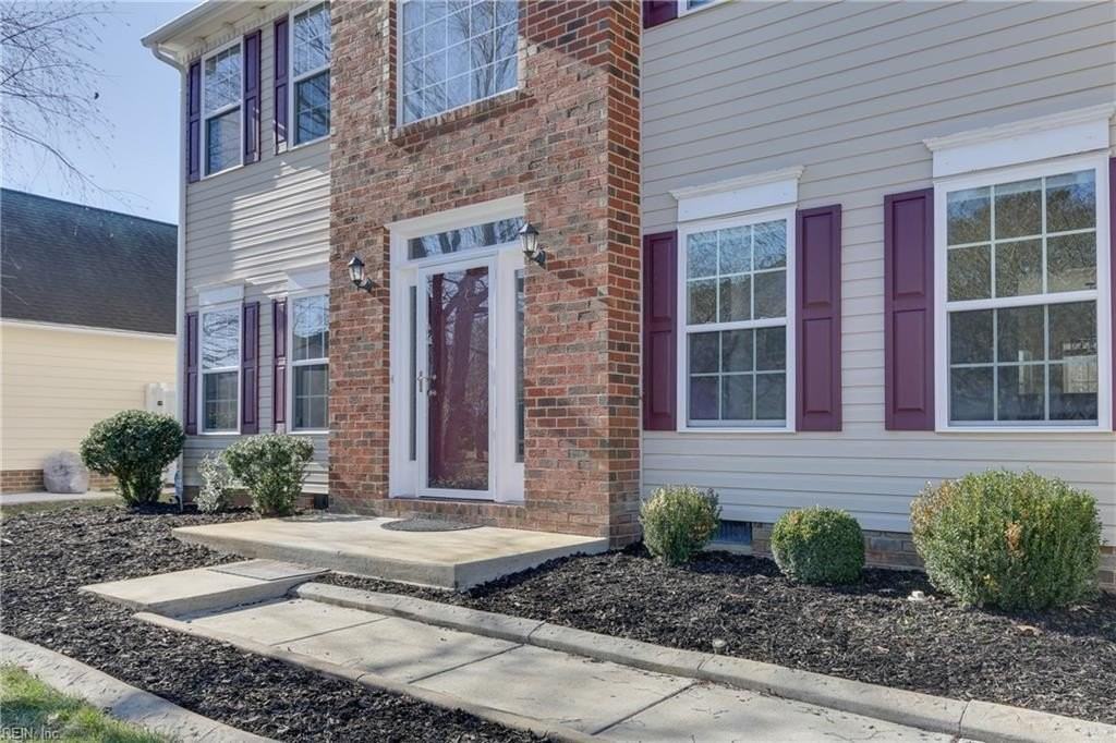 1869 Laurel Oak Ln - Photo 4 of 34