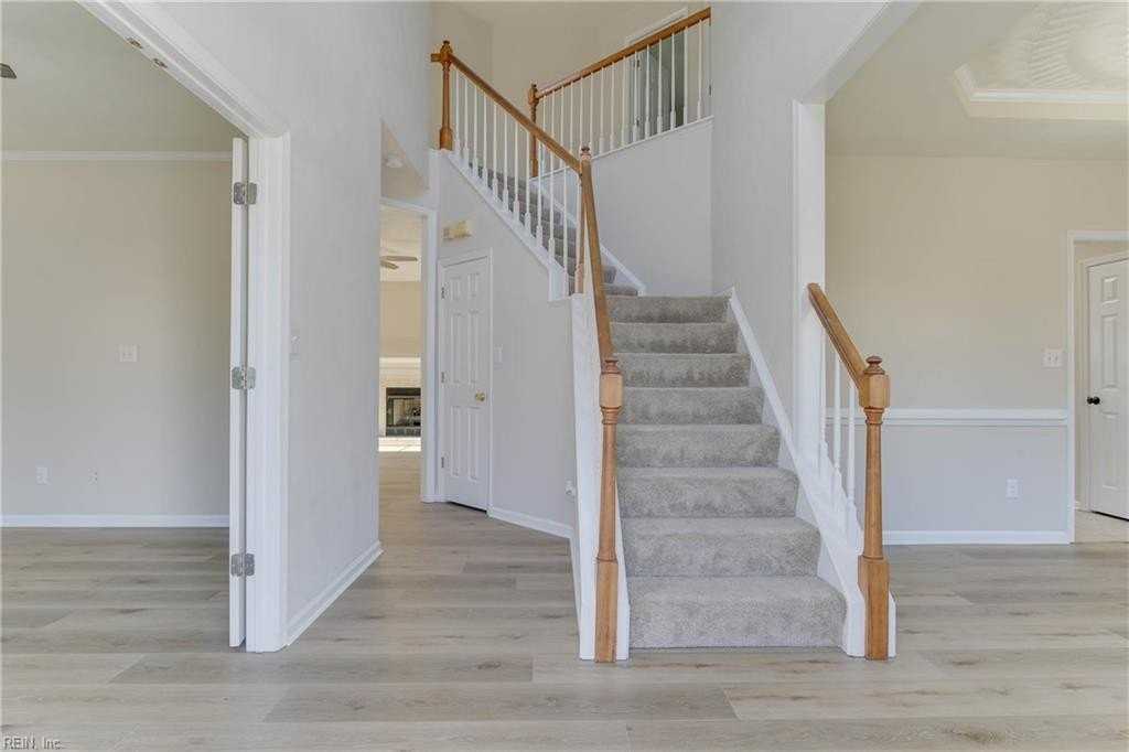 1869 Laurel Oak Ln - Photo 5 of 34