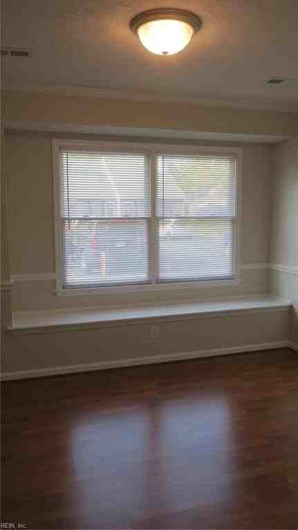 214 Manchester Way - Photo 5 of 26