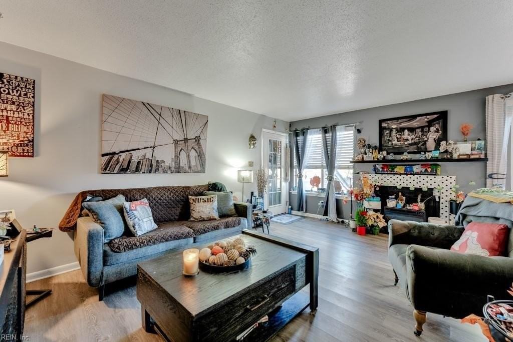 411 Nottinghill Park - Photo 6 of 23