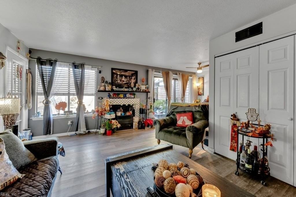 411 Nottinghill Park - Photo 7 of 23