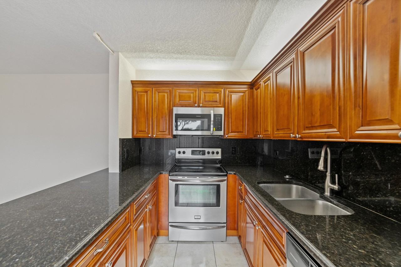 152 Lake Arbor Dr - Photo 6 of 22