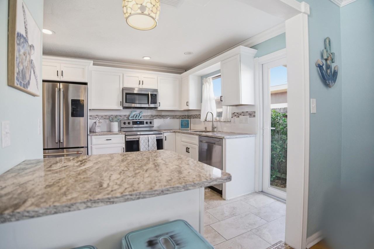 525 N L St - Photo 2 of 36