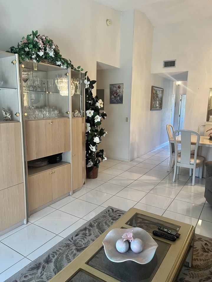 7831 Willow Spring Dr #524 - Photo 5 of 27