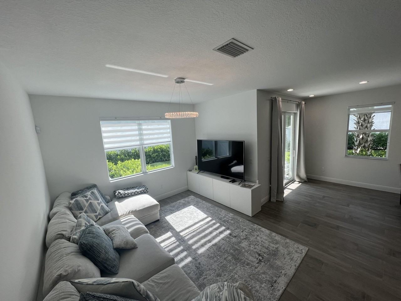 562 Parsons Way - Photo 7 of 15