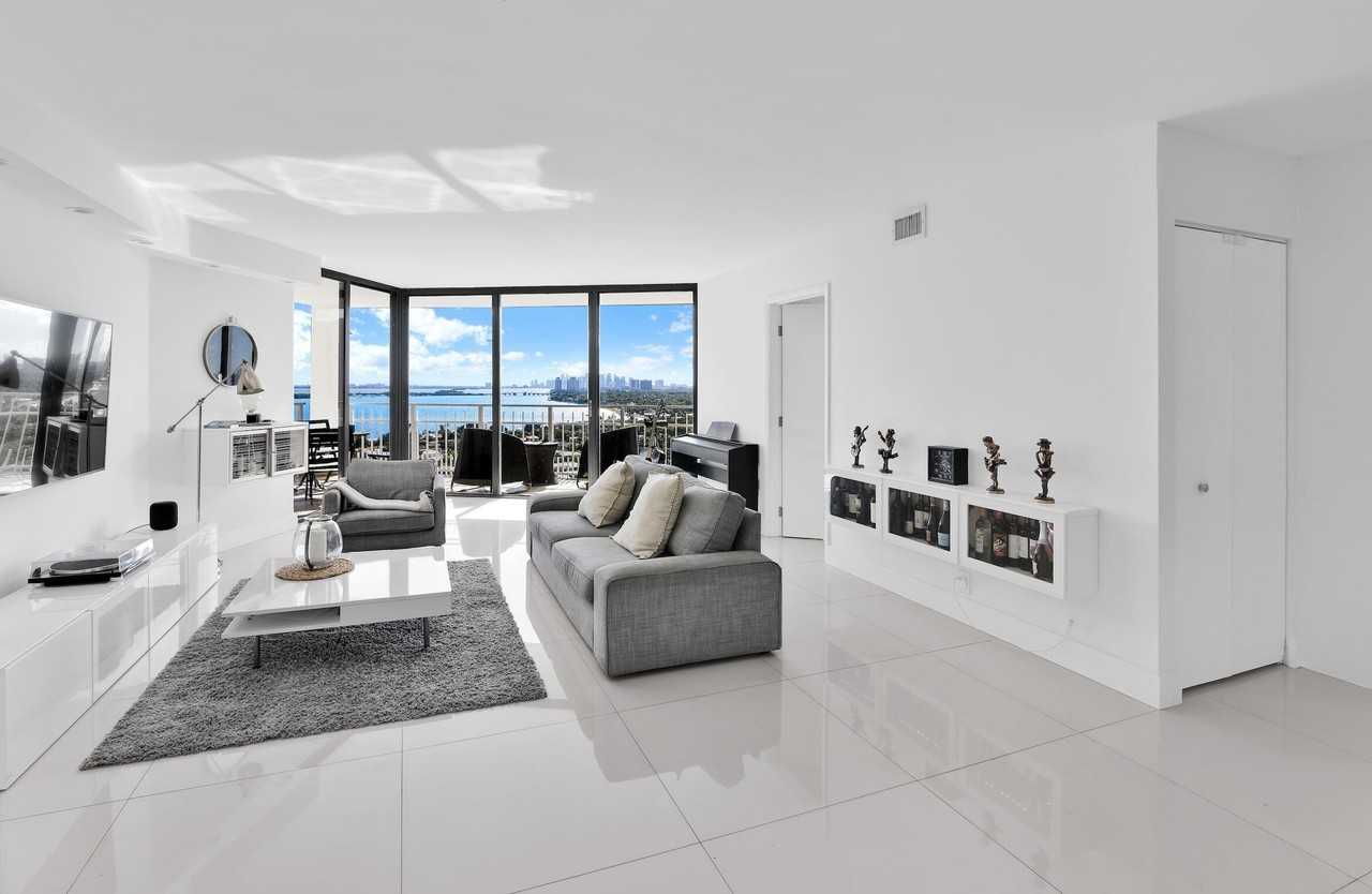 1000 Ne Quayside Ter #1804 - Photo 2 of 50