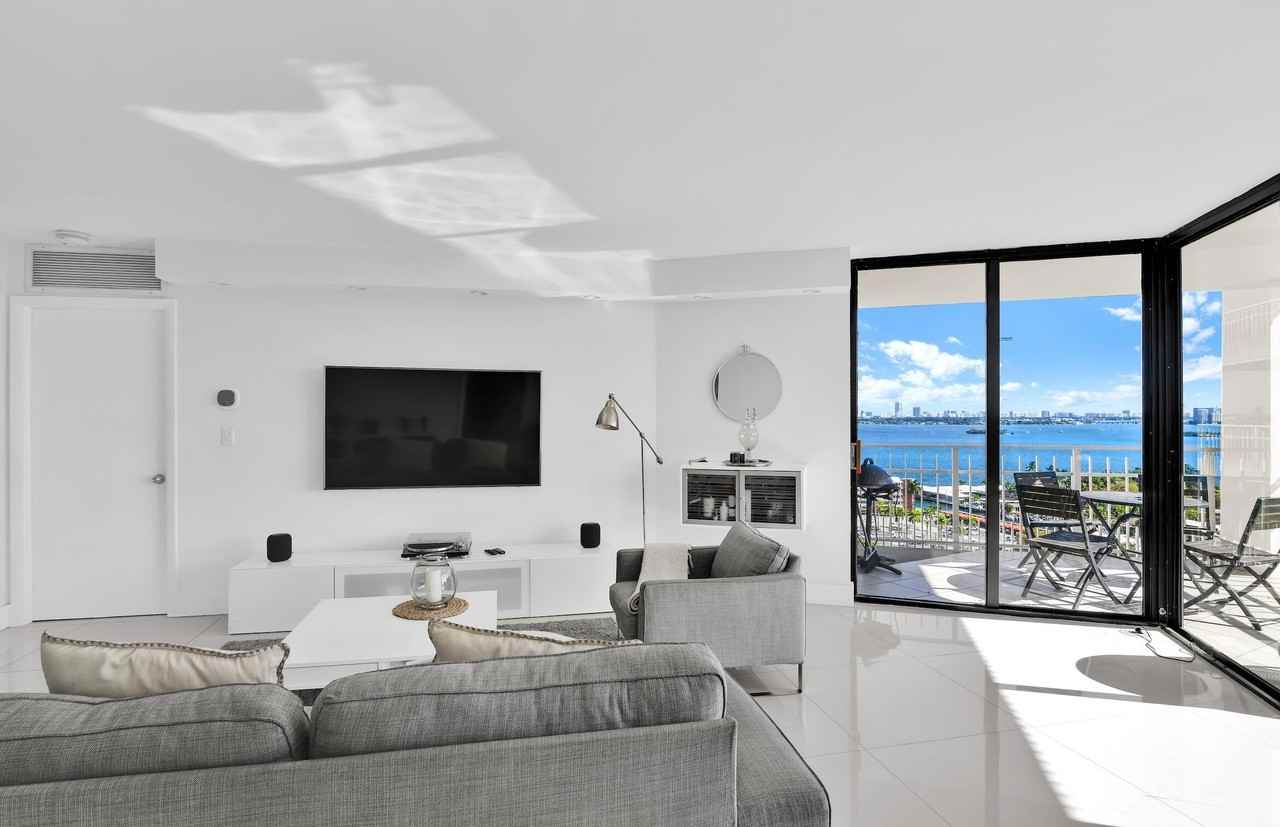 1000 Ne Quayside Ter #1804 - Photo 5 of 50