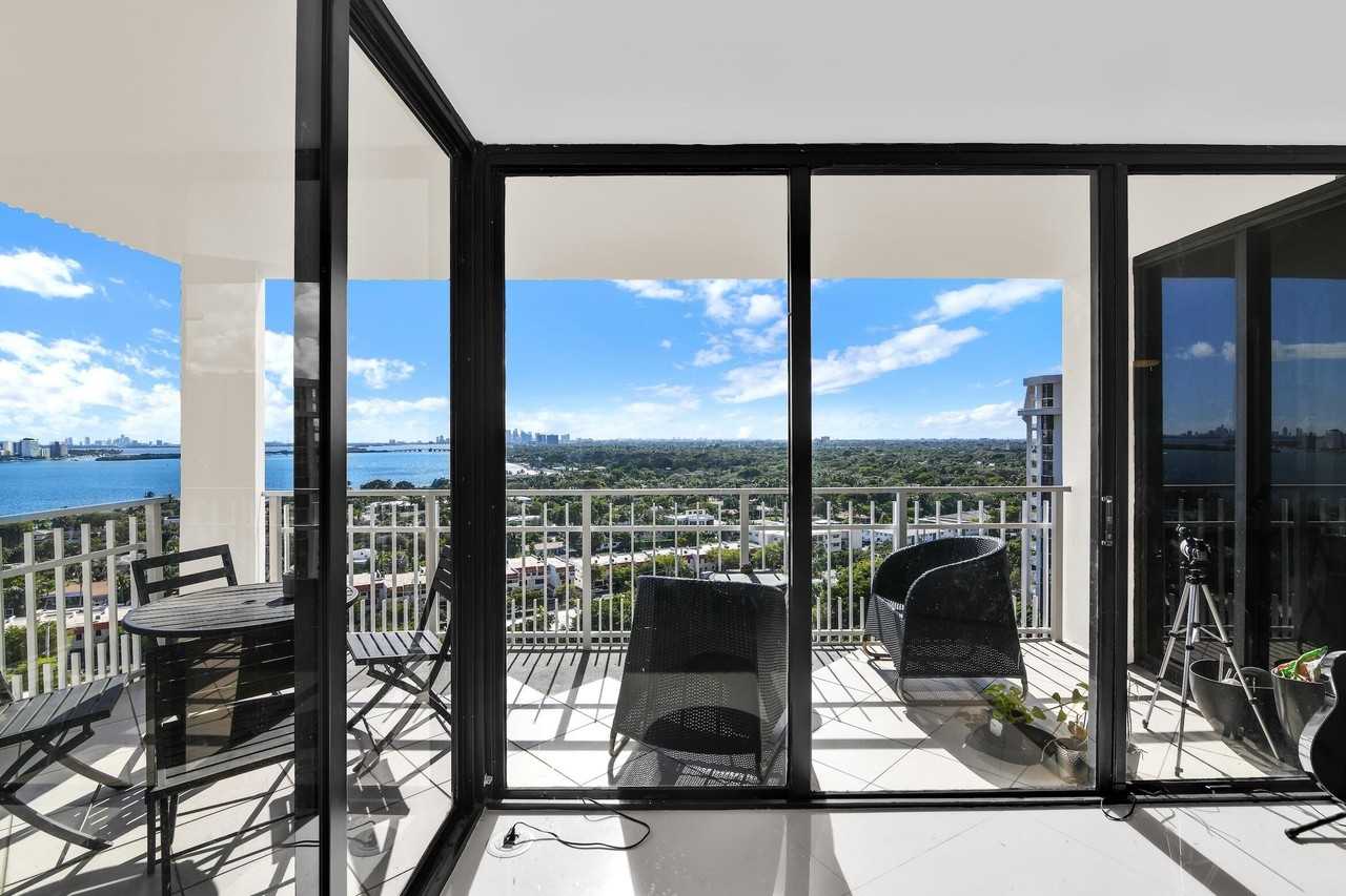 1000 Ne Quayside Ter #1804 - Photo 7 of 50