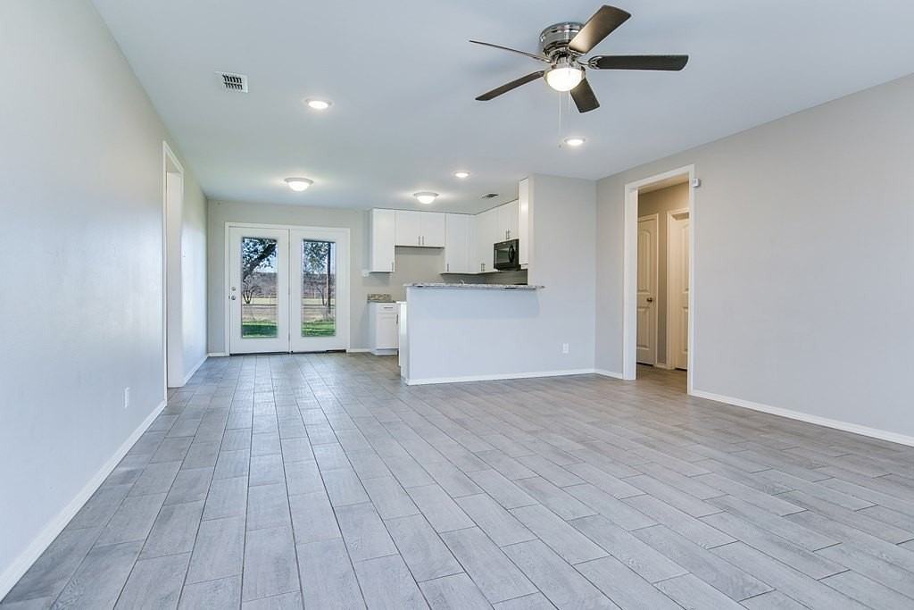 2820 Field St - Photo 4 of 22