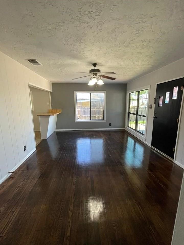 711 N Monroe St - Photo 5 of 16