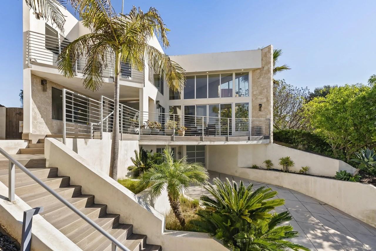 13721 Pine Needles Dr - Photo 2 of 50