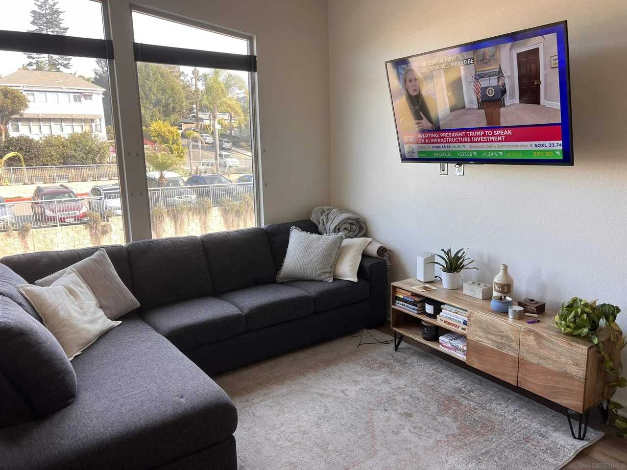 687 S Coast Highway 101 #305 - Photo 5 of 44