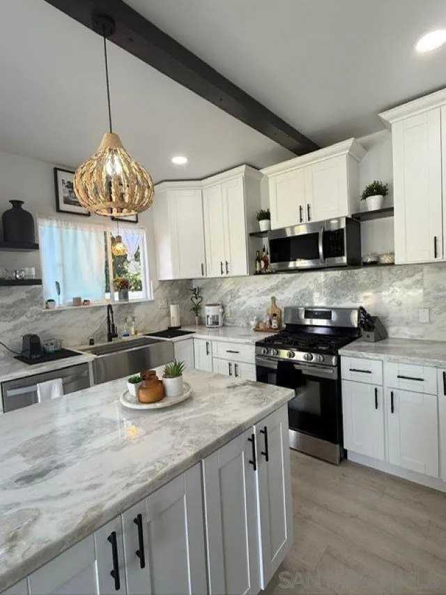 15851 Riparian Rd - Photo 3 of 30