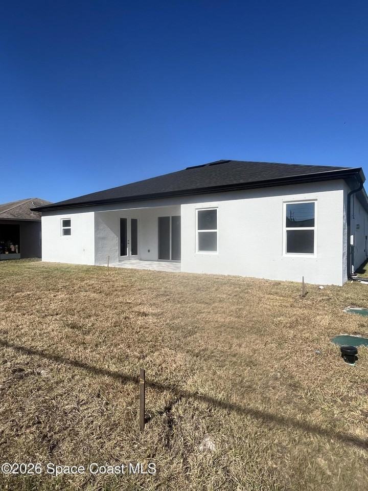 1106 Homer St Nw - Photo 3 of 24