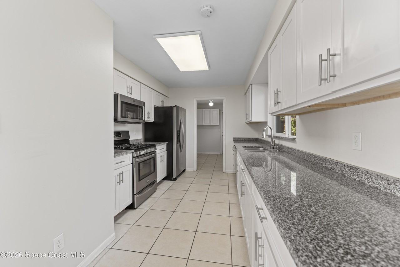 420 S Tropical Trl - Photo 5 of 20