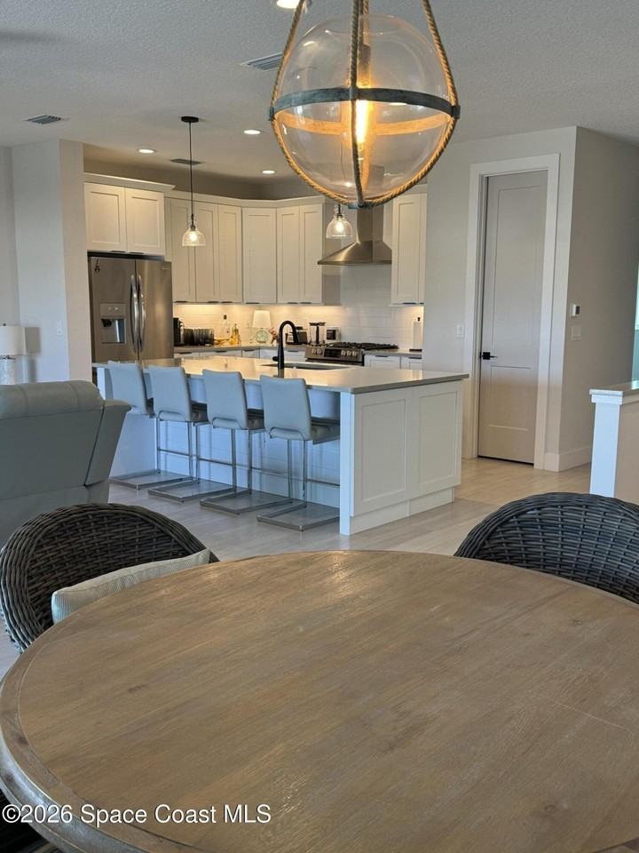 223 6th Ave - Photo 5 of 16