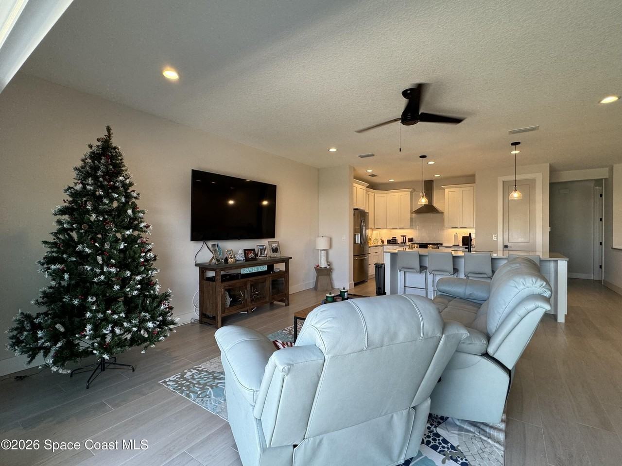 223 6th Ave - Photo 6 of 16