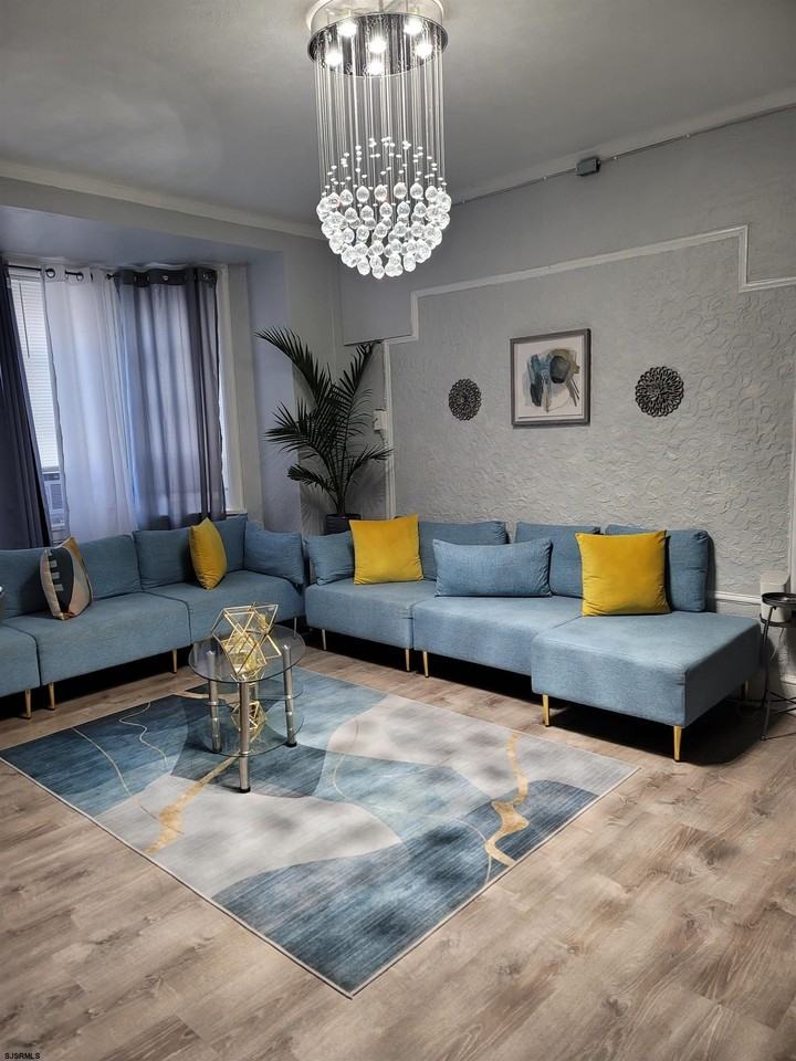 37 S Iowa Ave - Photo 2 of 19