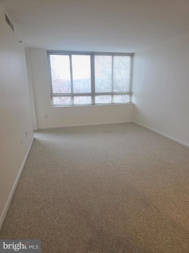 350 G St Sw Apt N613 #N613 - Photo 5 of 30