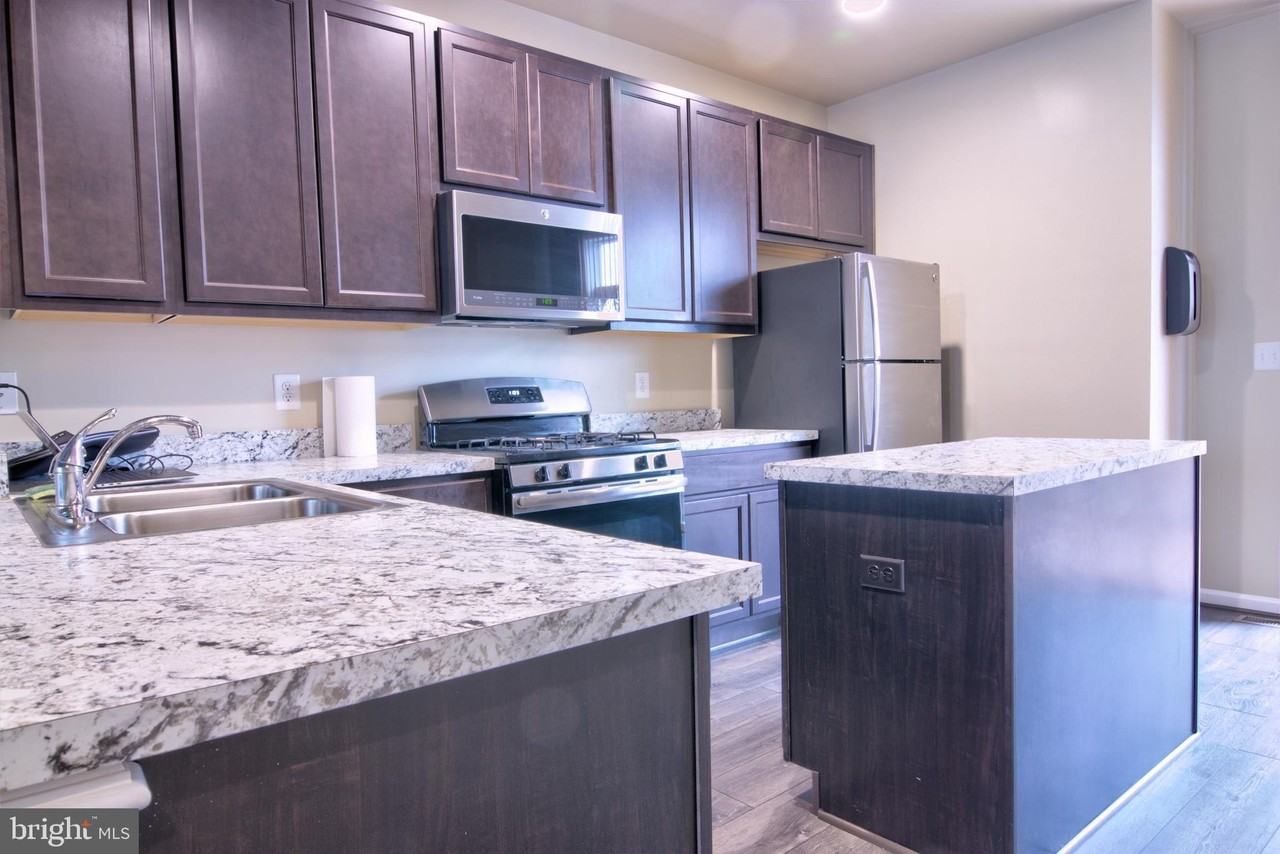 333 White Oak Way - Photo 4 of 20