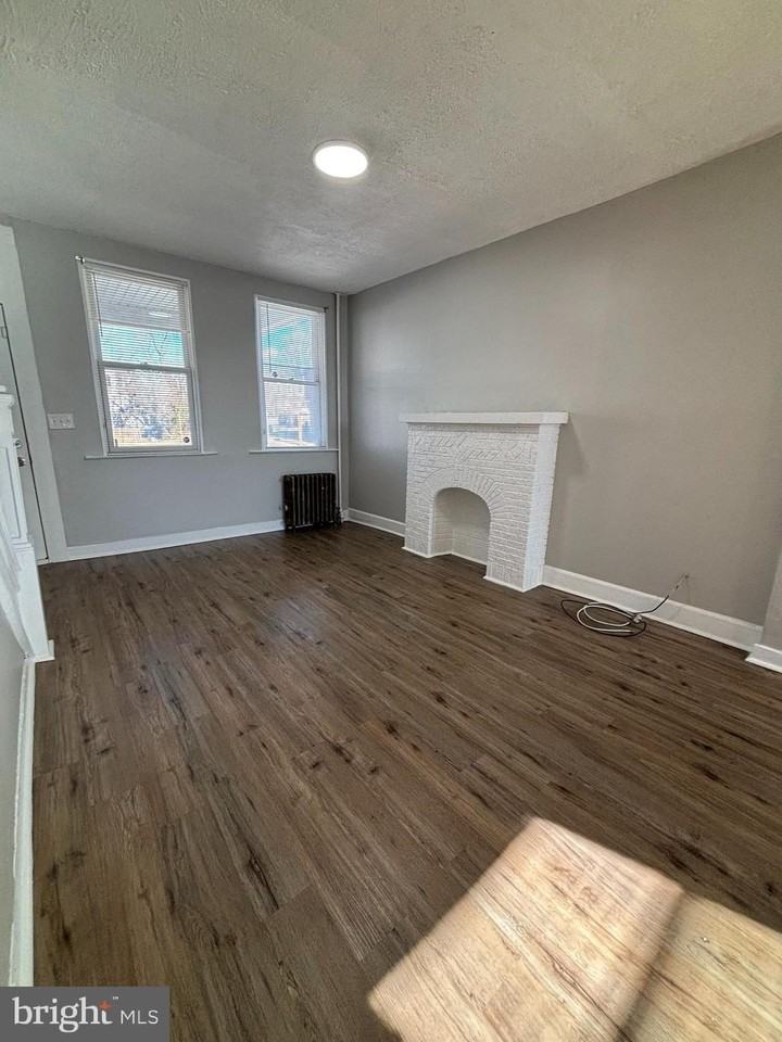 1623 Carswell St - Photo 2 of 21