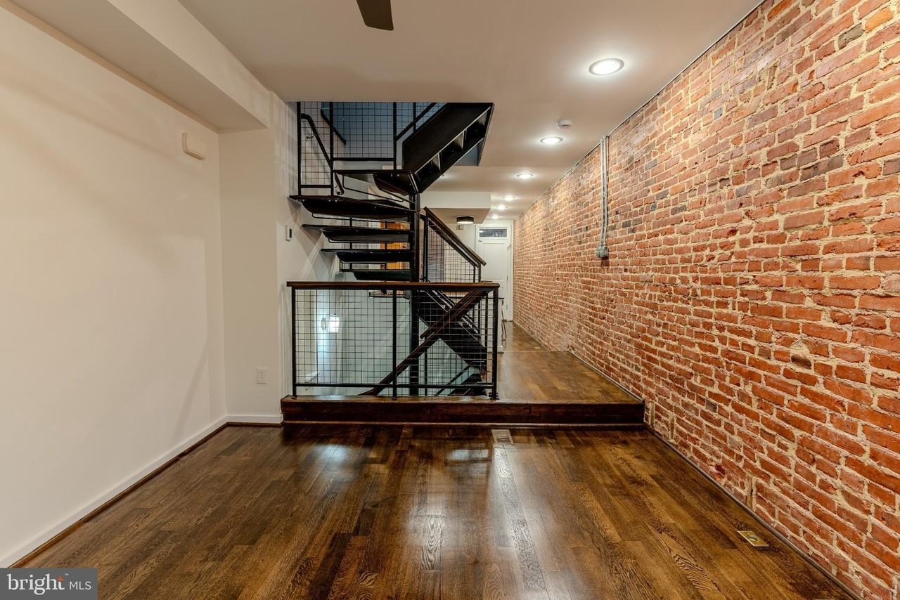 9 N Decker Ave - Photo 3 of 19