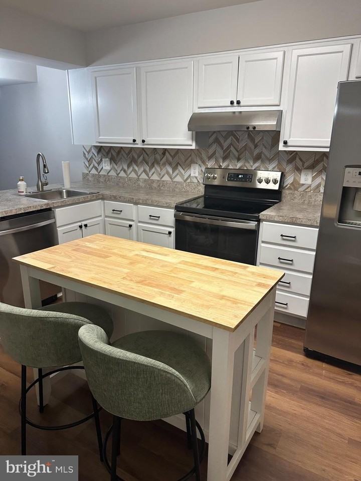 2069 Tanglewood Dr - Photo 2 of 28