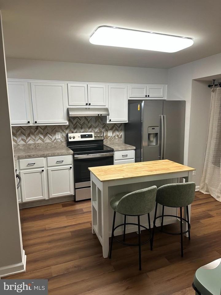 2069 Tanglewood Dr - Photo 3 of 28