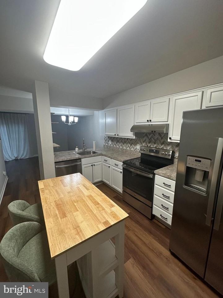 2069 Tanglewood Dr - Photo 4 of 28