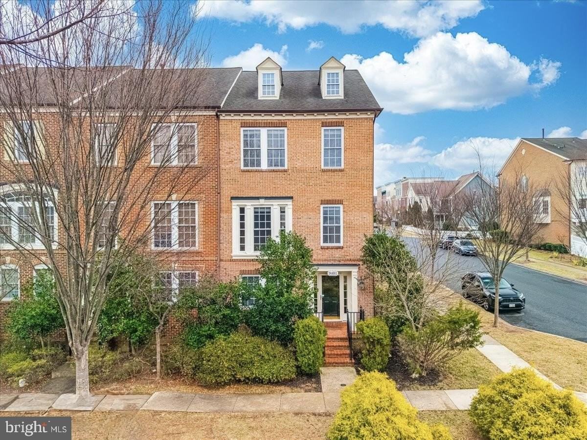 9401 Dunraven St - Photo 2 of 48