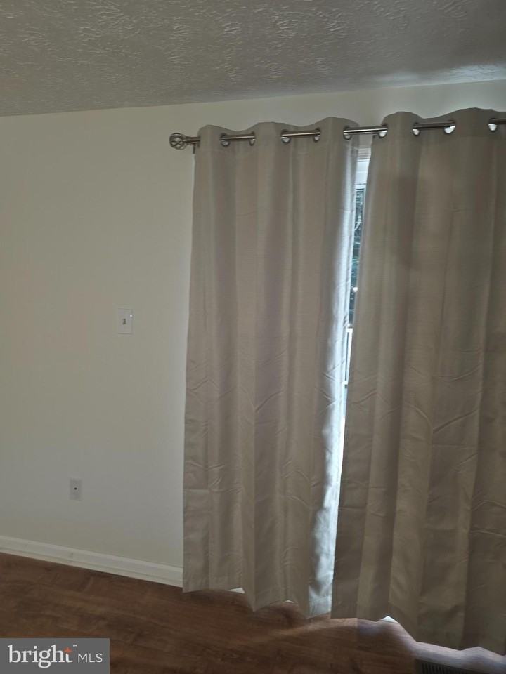 9638 Glendower Ct - Photo 6 of 15