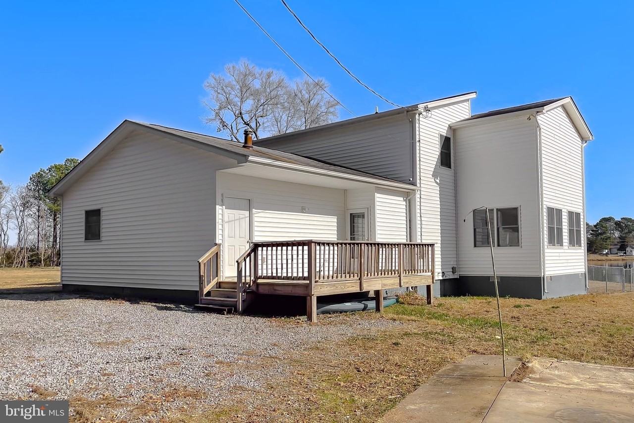 37117 Moore Rd - Photo 2 of 45