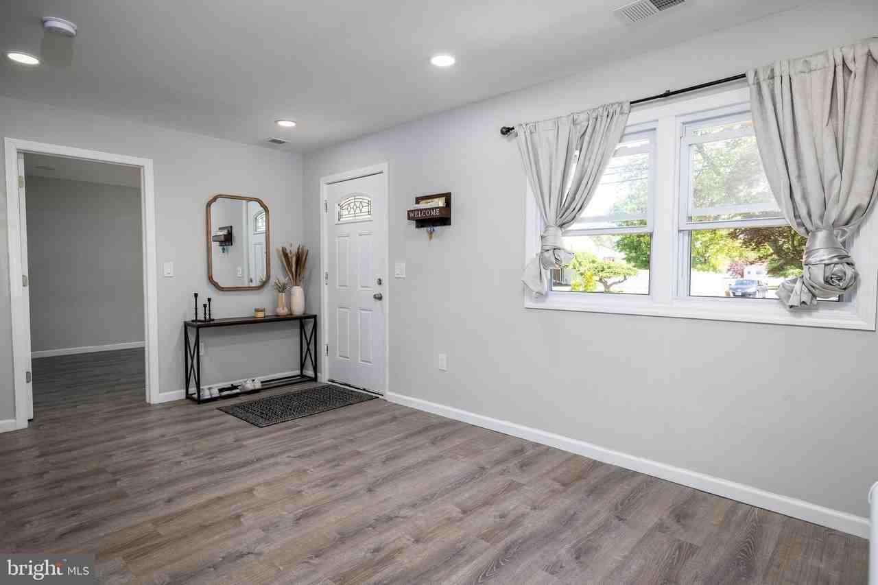 21 Dixmont Ave - Photo 6 of 22