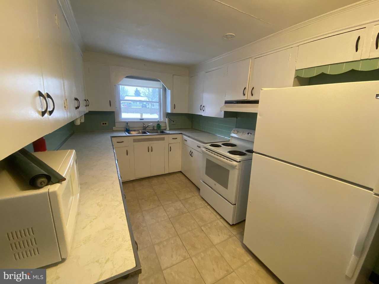 1091 Ben Franklin Hwy E - Photo 2 of 15